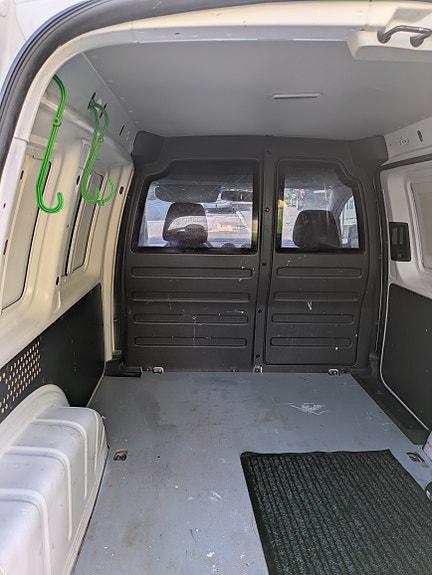 Volkswagen Caddy 2 of 6