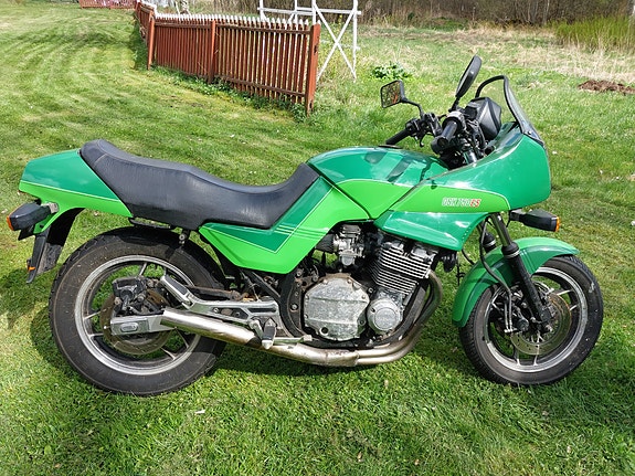 Suzuki GSX ES 3 of 4