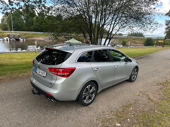 Kia Ceed 2 of 8