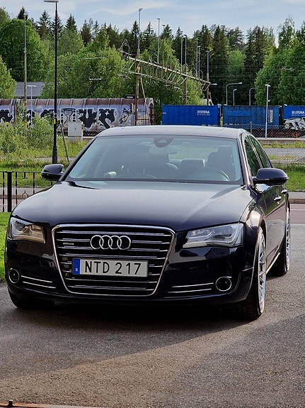 Audi A8 2 of 12