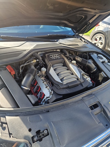 Audi A8 11 of 12