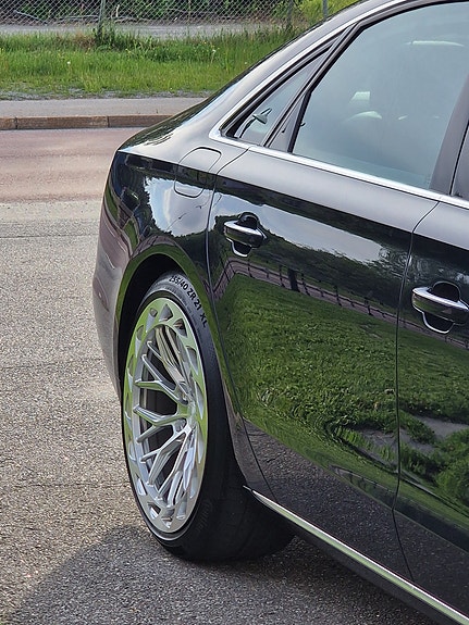 Audi A8 4 of 12