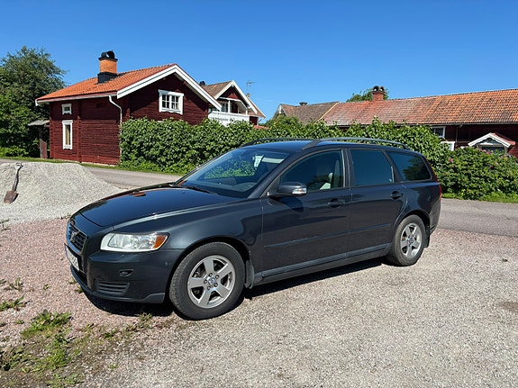 Volvo V50 3 of 7