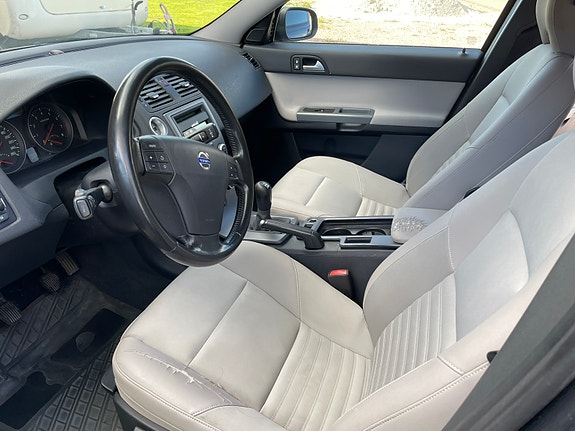 Volvo V50 5 of 7