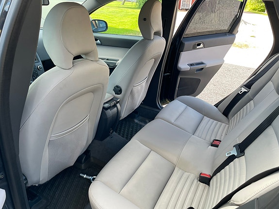 Volvo V50 6 of 7