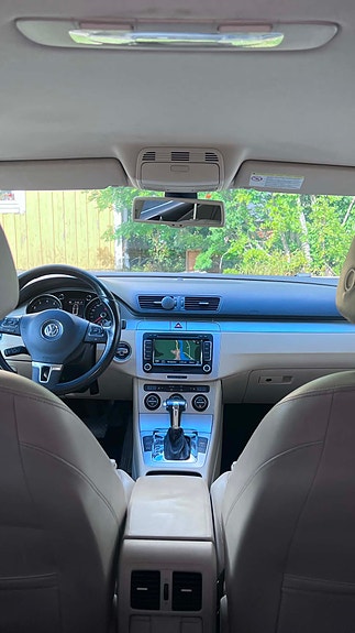 Volkswagen Passat 9 of 11