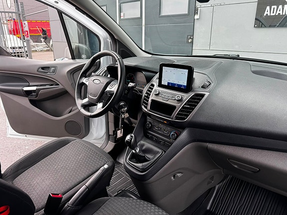 Ford Transit Connect 10 of 18