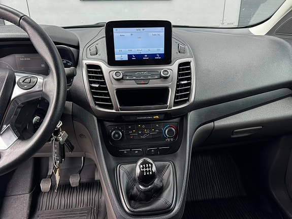 Ford Transit Connect 15 of 18