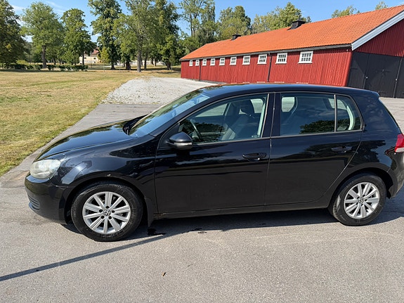 Volkswagen Golf VI 2 of 7