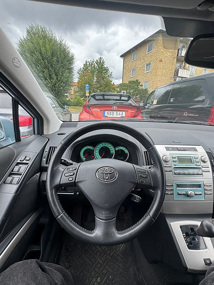 Toyota Corolla Verso 8 of 8