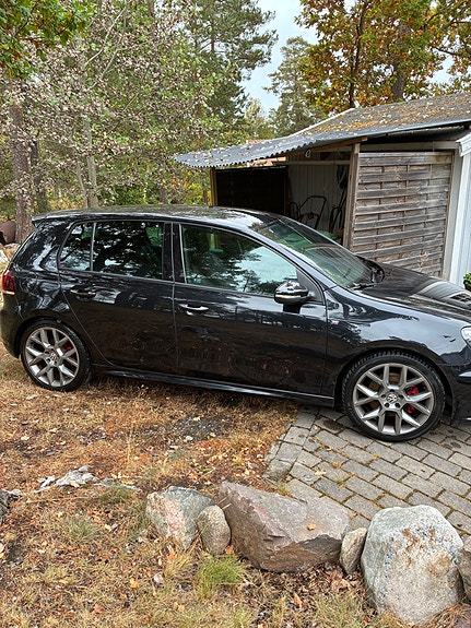 Volkswagen Golf VI 2 of 12