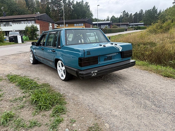 Volvo 740 3 of 11