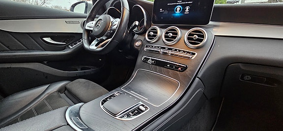 Mercedes-Benz GLC300 de 8 of 10