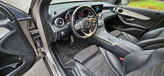 Mercedes-Benz GLC300 de 7 of 10