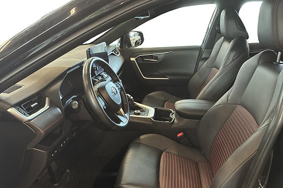 Toyota RAV4 Plug-in Hybrid 14 of 24