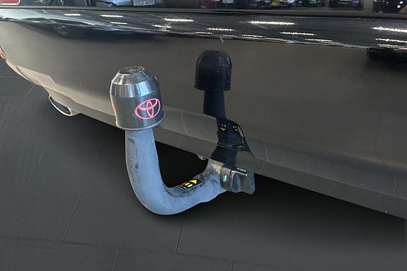 Toyota RAV4 Plug-in Hybrid 19 of 24