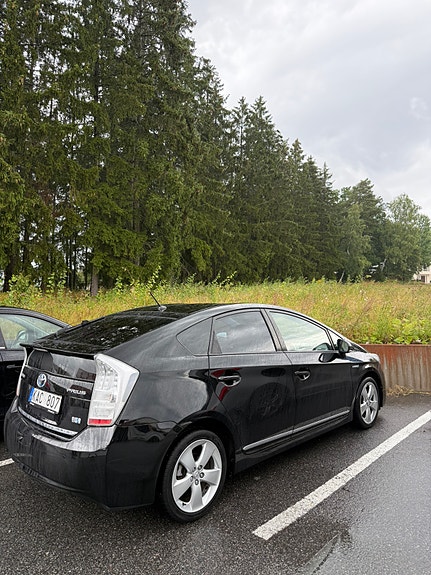 Toyota Prius 15 of 15