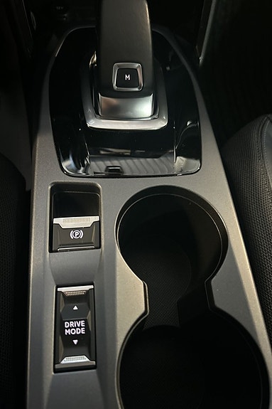 Peugeot 2008 27 of 27