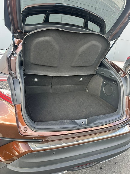 Toyota C-HR 5 of 8