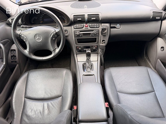 Mercedes-Benz C320 7 of 17