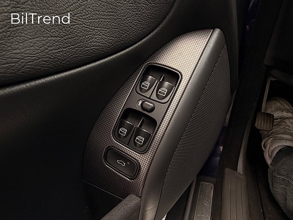 Mercedes-Benz C320 13 of 17