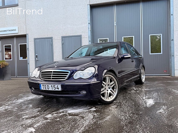 Mercedes-Benz C320 4 of 17
