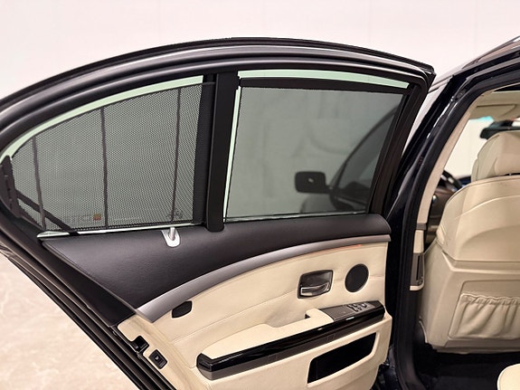 BMW 750i 20 of 30