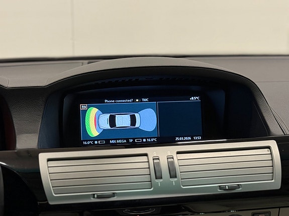 BMW 750i 16 of 30