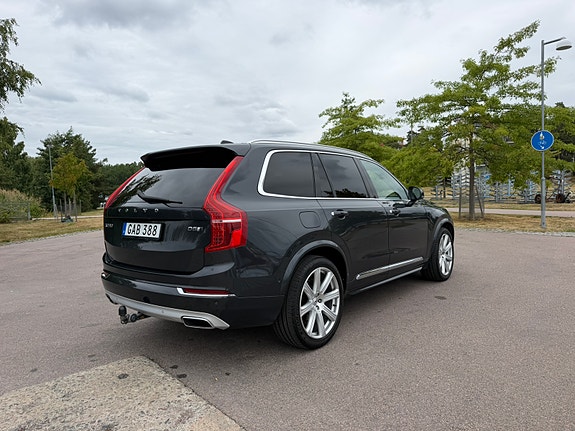 Volvo XC90 3 of 20