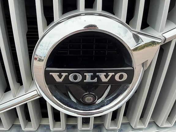 Volvo XC90 13 of 20