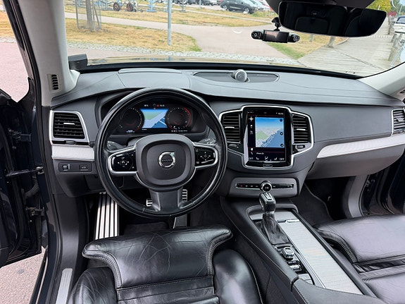 Volvo XC90 8 of 20