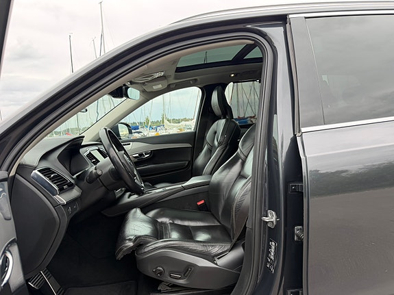 Volvo XC90 16 of 20
