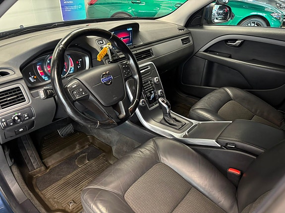Volvo V70 11 of 25