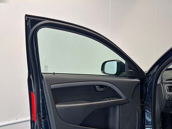 Volvo V70 12 of 25