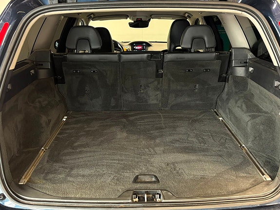 Volvo V70 8 of 25