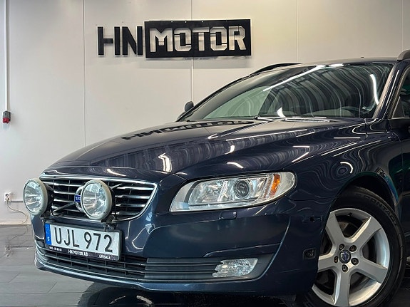Volvo V70 2 of 25