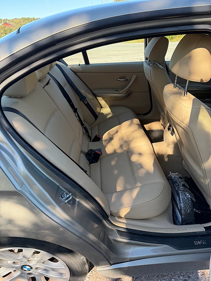 BMW 318i 6 of 7