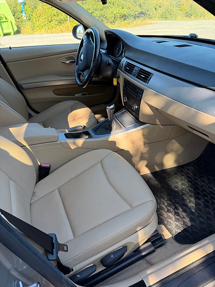 BMW 318i 5 of 7