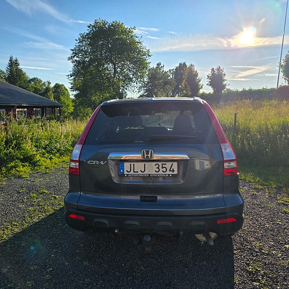 Honda CR-V 4 of 8