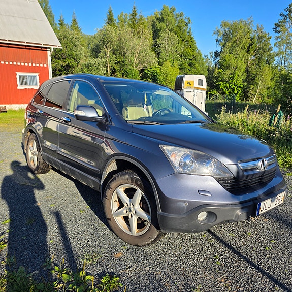Honda CR-V 3 of 8
