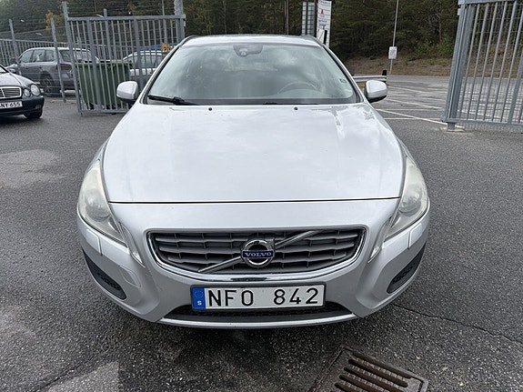 Volvo V60 8 of 18