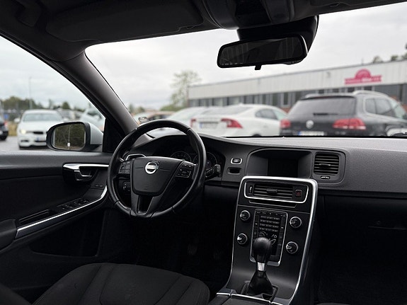 Volvo V60 9 of 18