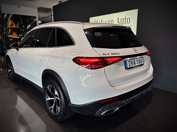 Mercedes-Benz GLC300 e 12 of 16