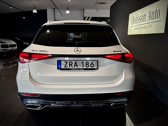 Mercedes-Benz GLC300 e 13 of 16