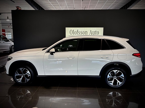 Mercedes-Benz GLC300 e 2 of 16