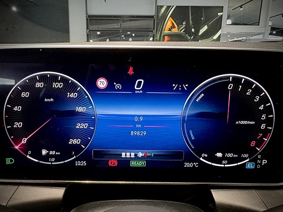 Mercedes-Benz GLC300 e 5 of 16