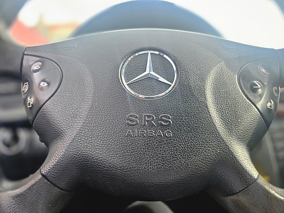 Mercedes-Benz E300 de 20 of 22