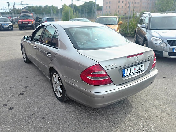 Mercedes-Benz E300 de 9 of 22