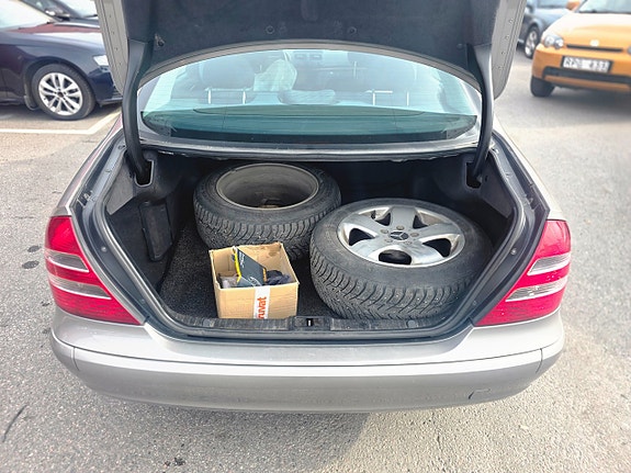Mercedes-Benz E300 de 16 of 22