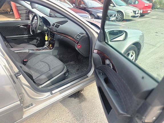 Mercedes-Benz E300 de 14 of 22